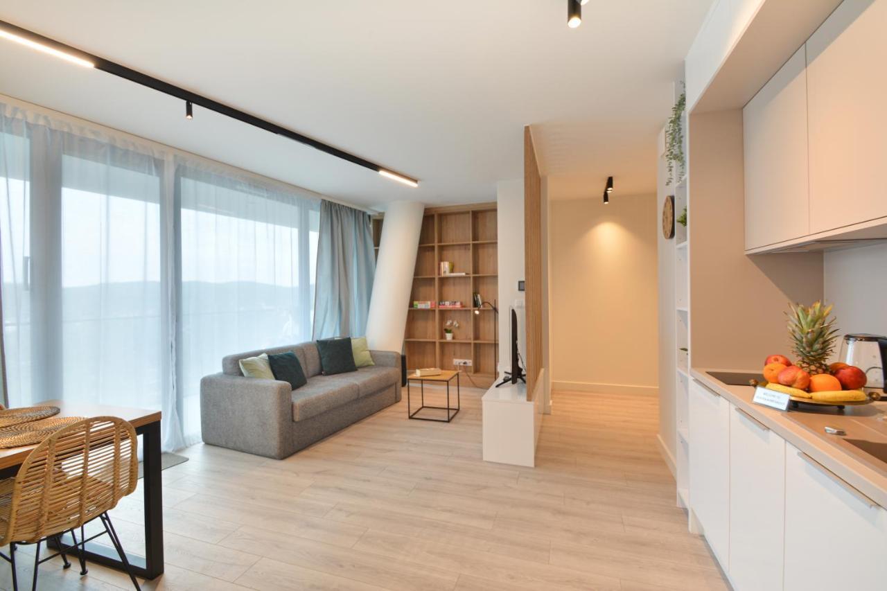 Lux Sea Towers - Wellness Spa, Gym & - Seaview By Rent Like